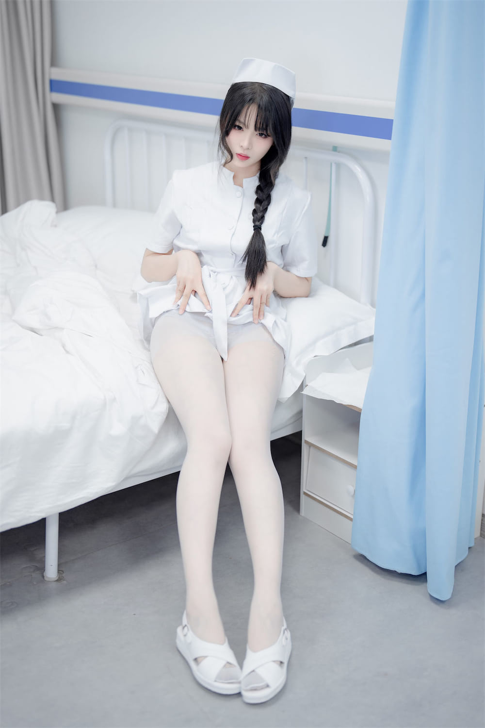 轩萧学姐 白丝小护士1